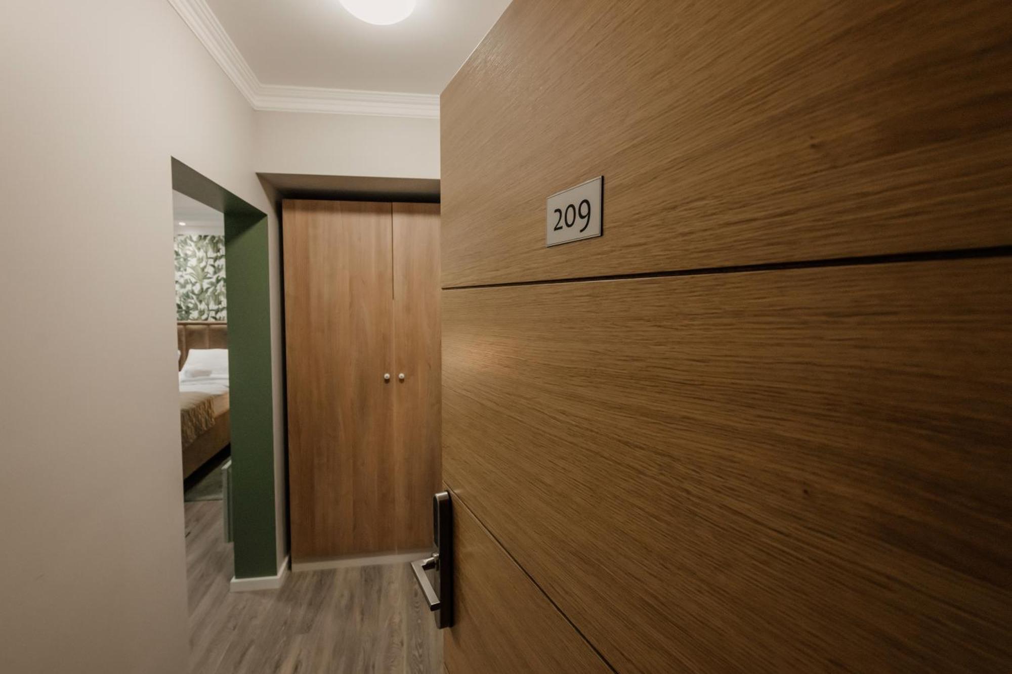 Hotel Beli Dvor Čačak المظهر الخارجي الصورة